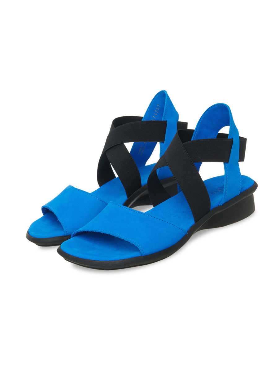 Satia sandals