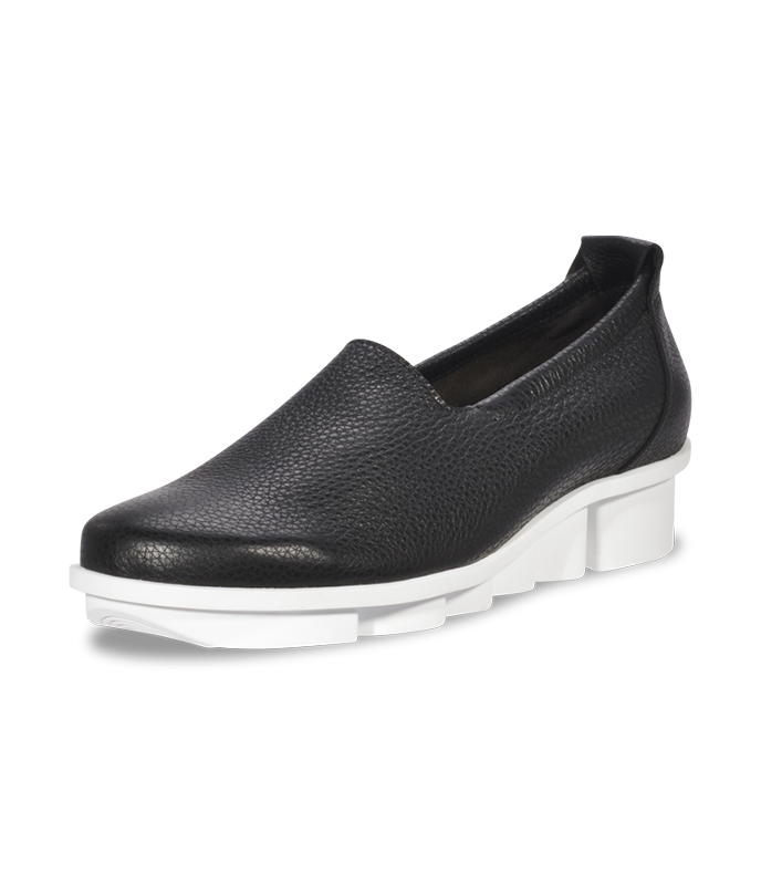 Women s Skadal slip on shoes 1 available color from 35 to 42 arche