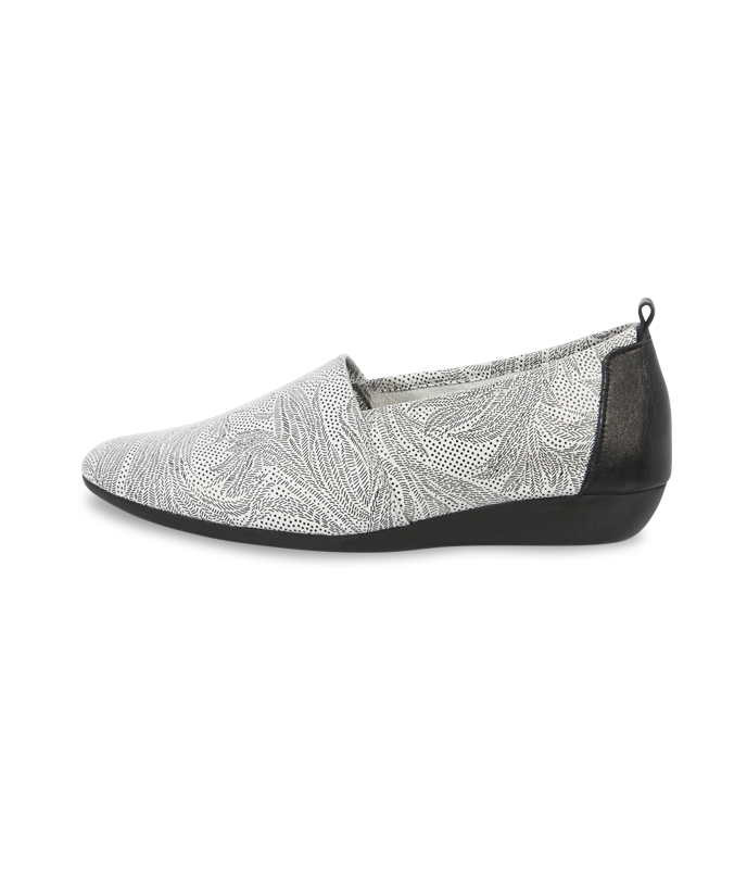 Onyko slip on