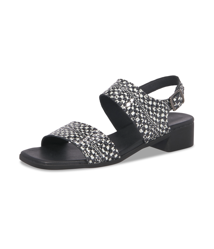 Tinaka sandals