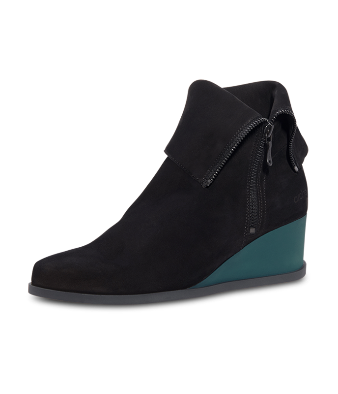 Okolaa ankle boots