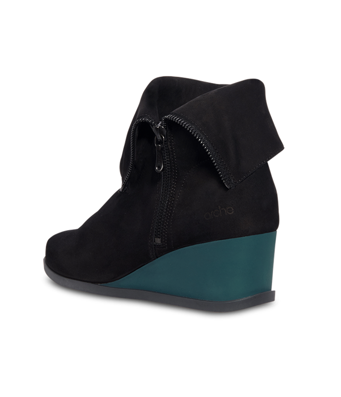 Okolaa ankle boots