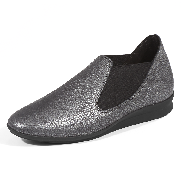 Naskwa slip on