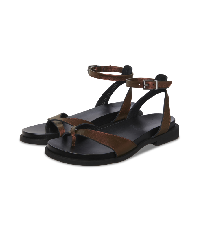 Makuhe sandals