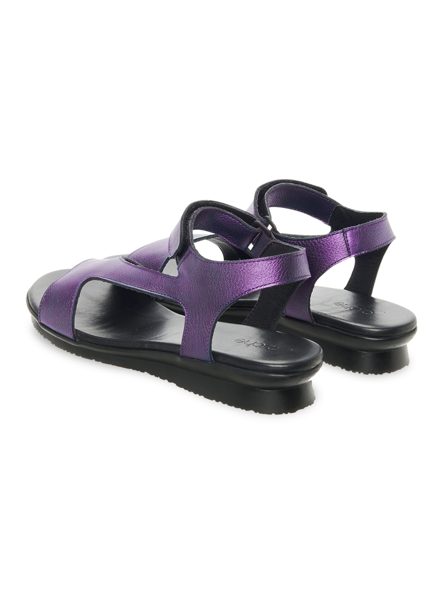 Auhako sandals