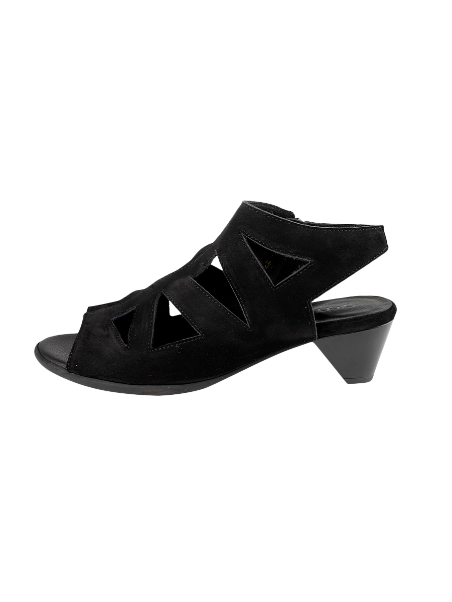 Iziako sandals