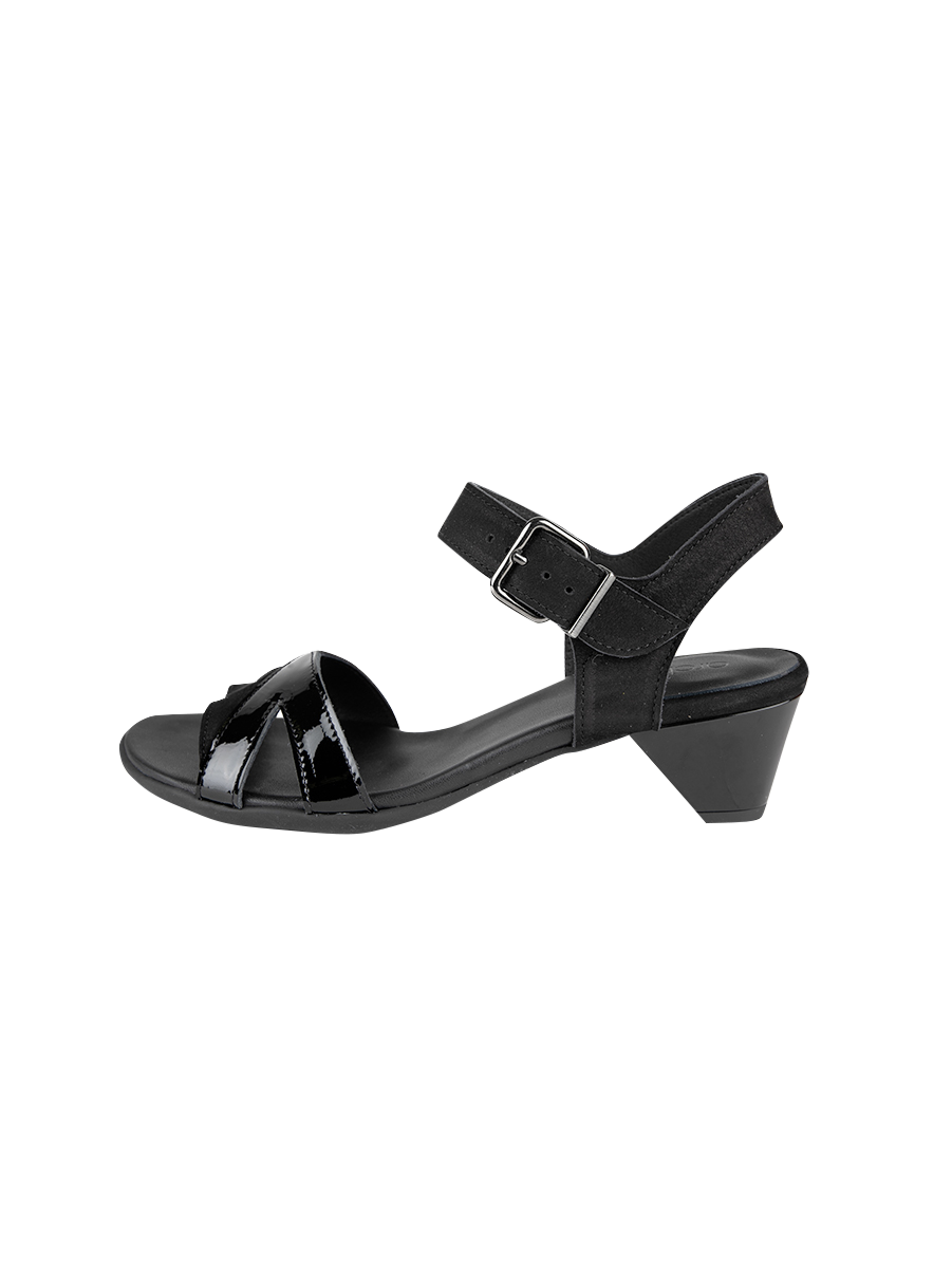 Iziela sandals