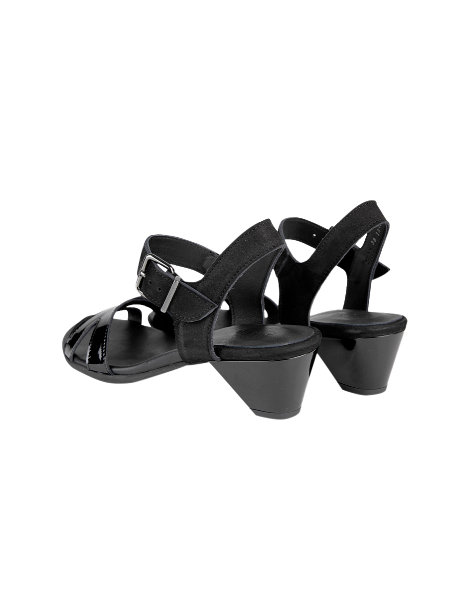 Iziela sandals