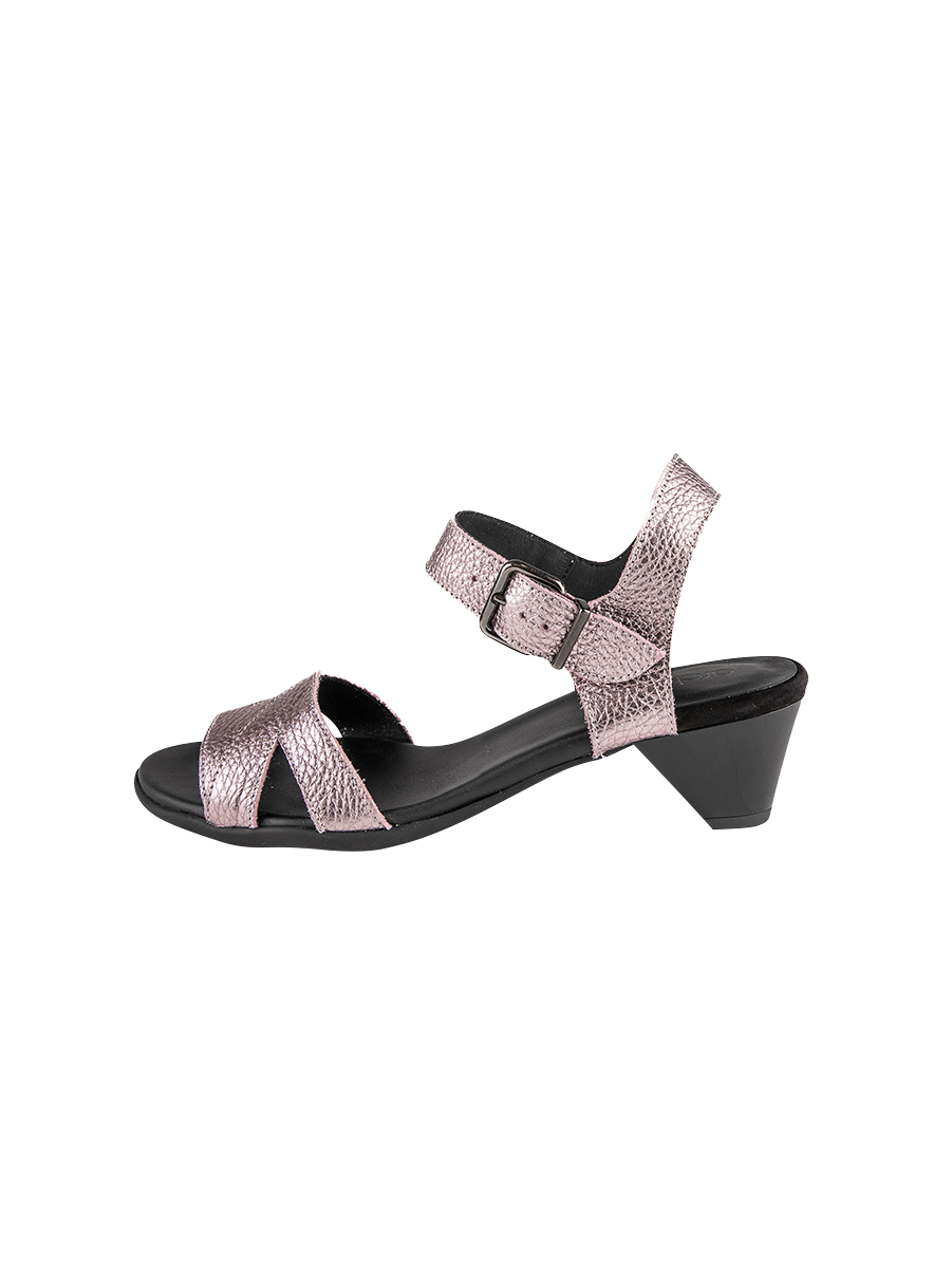 Iziela sandals