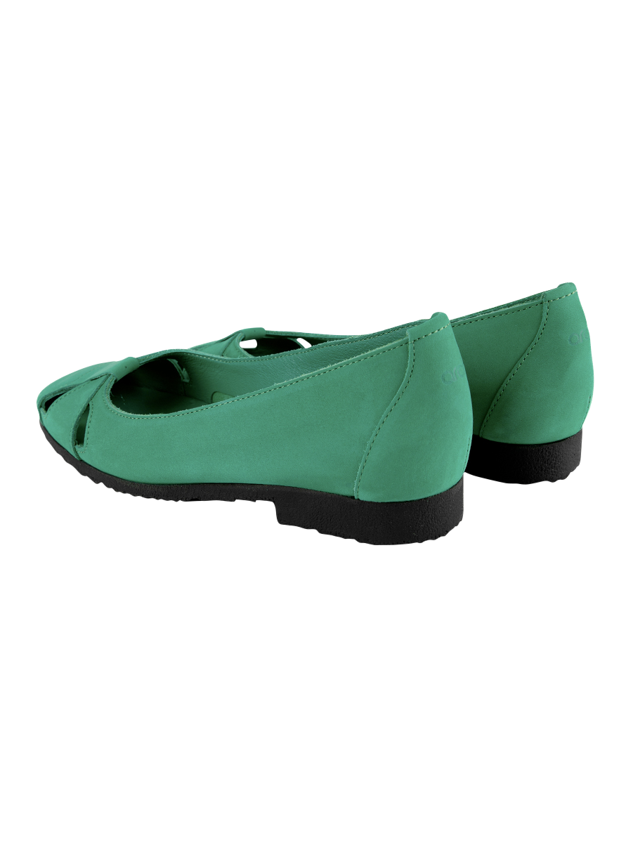 Sadyak slip on